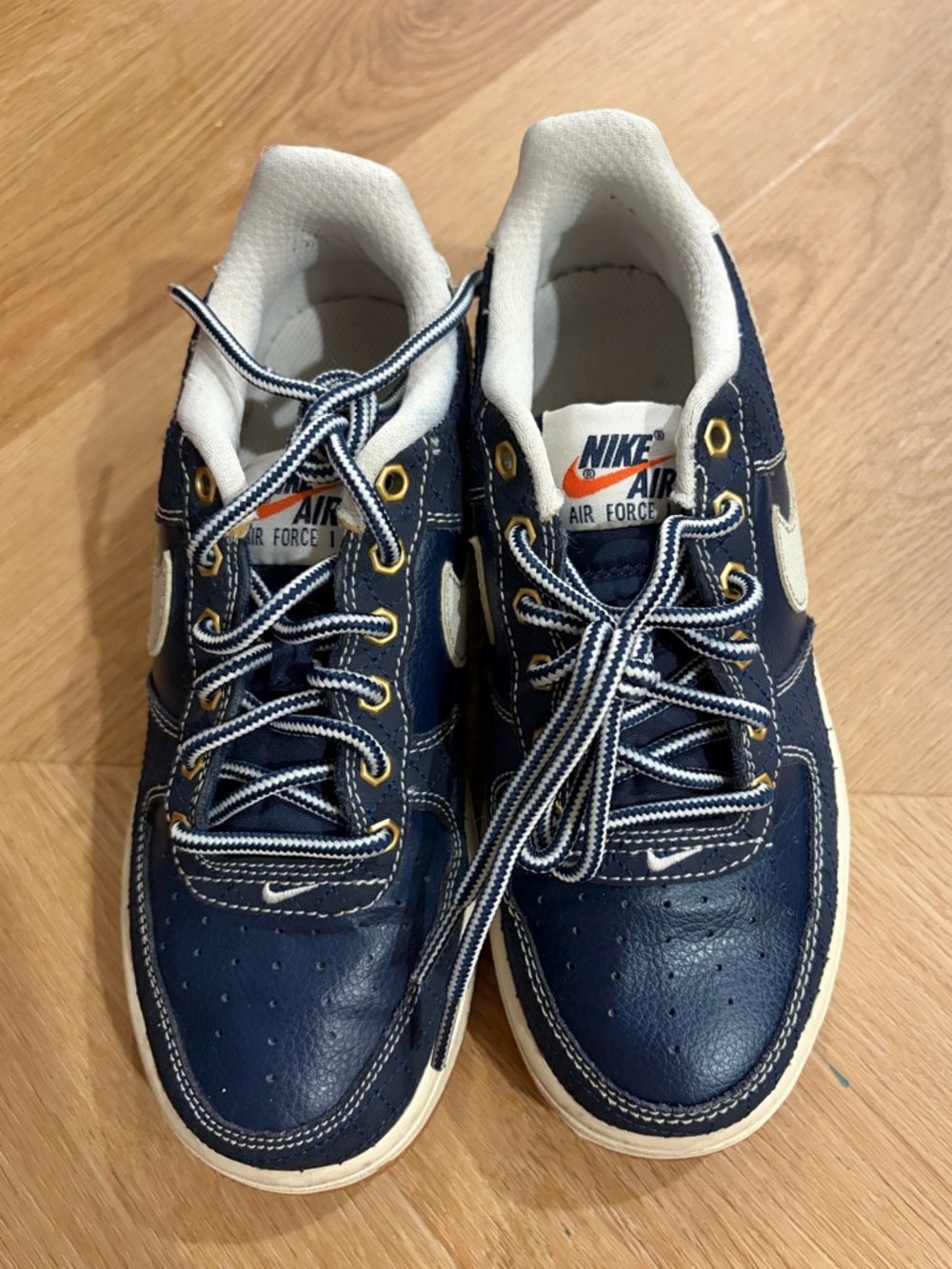 Nike Kids Air Force 1 Low Top Sneakers - Navy & White Size 4Y/36